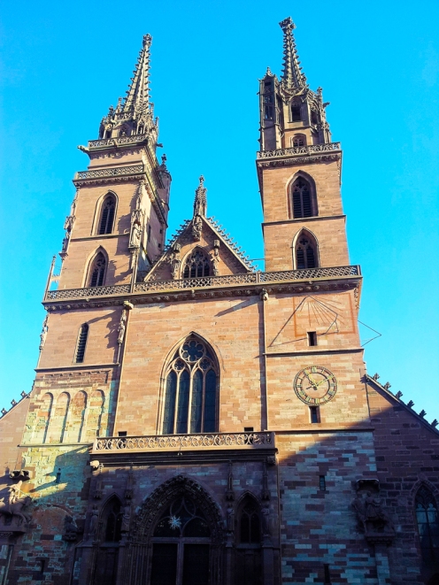 Basilea-catedral-metropolitana-donviajon-arte-religioso-estilo-gotico-turismo-region-basilea-suiza