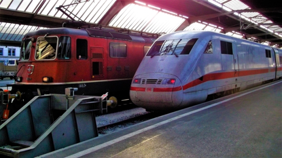 Zurich-transporte-sostenible-centro-ferroviario-internacional-don-viajon-turismo-urbano-cultural-arte-gastronomia-alpes-Suiza